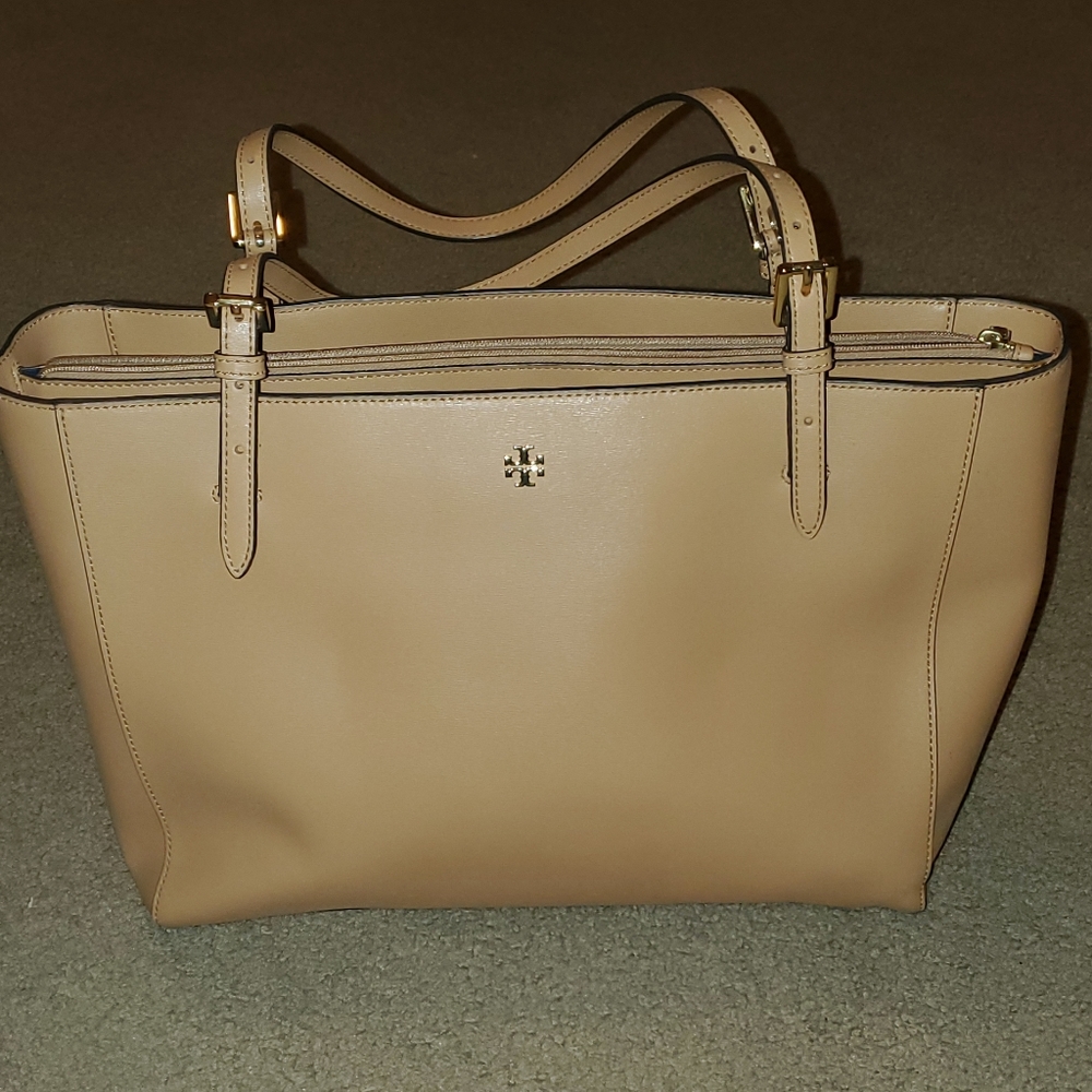 Tory Burch tan leather purse